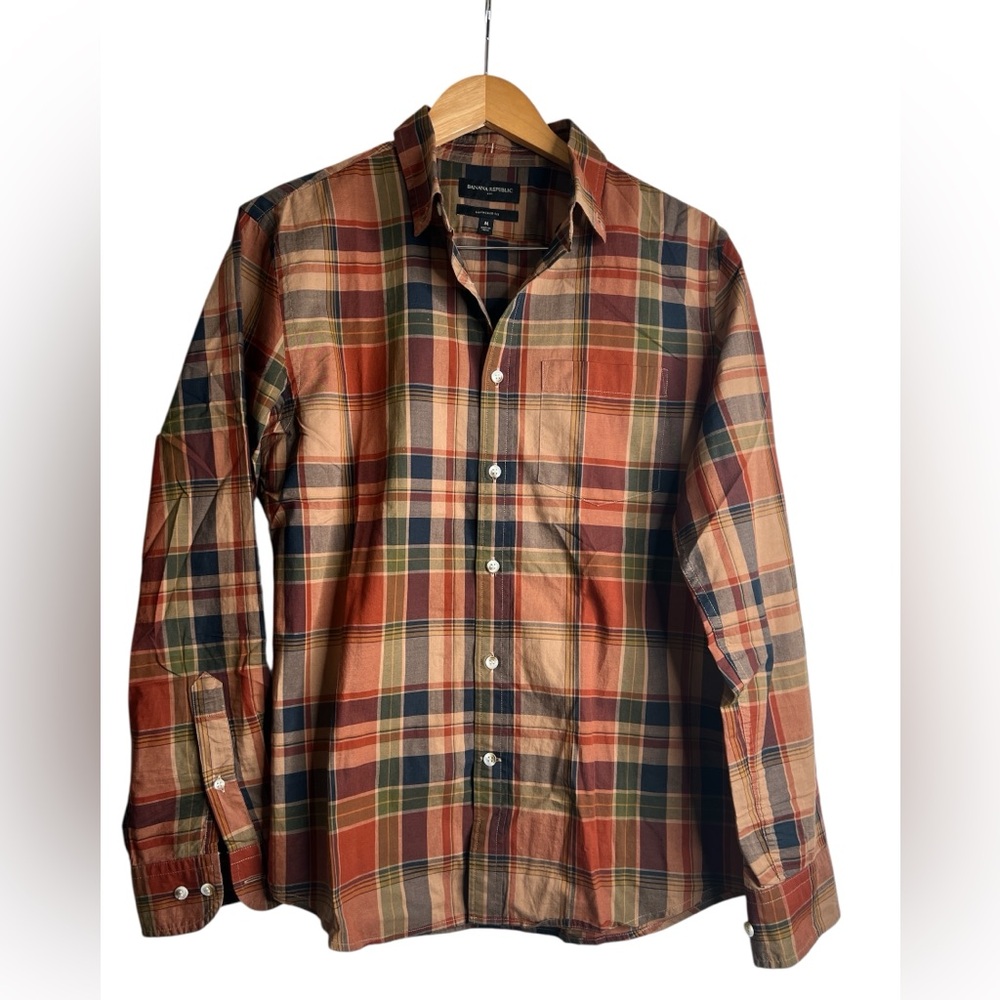 Banana Republic Men’s Multicolor Plaid Button-Down Shirt – Untucked Fit